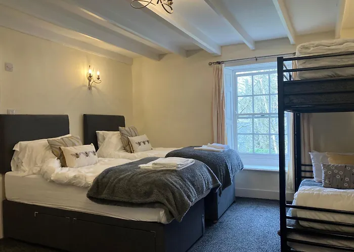 Temple Croft ألستون